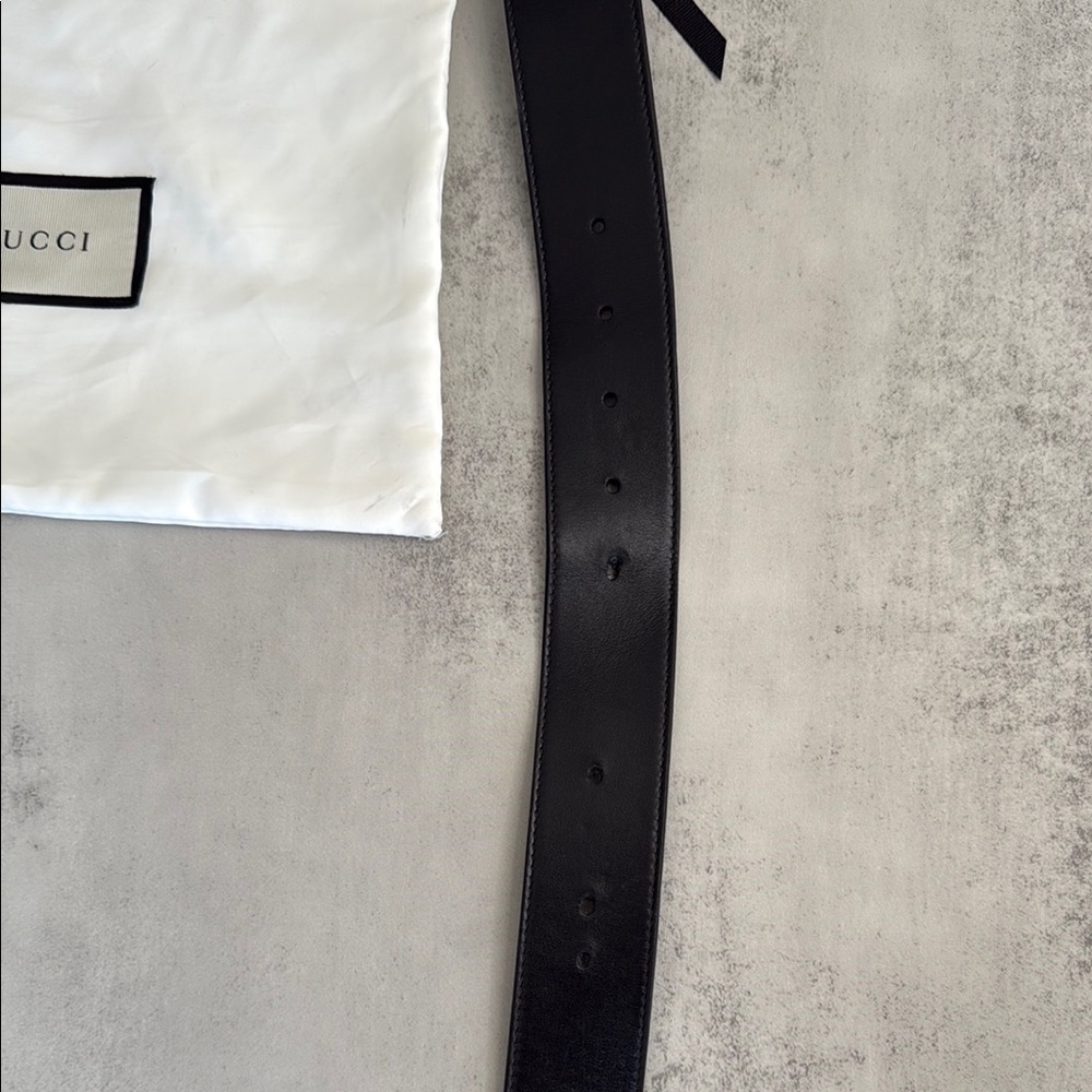 Gucci Black Belt with Gold GG Buckle - Picture 6 of 7